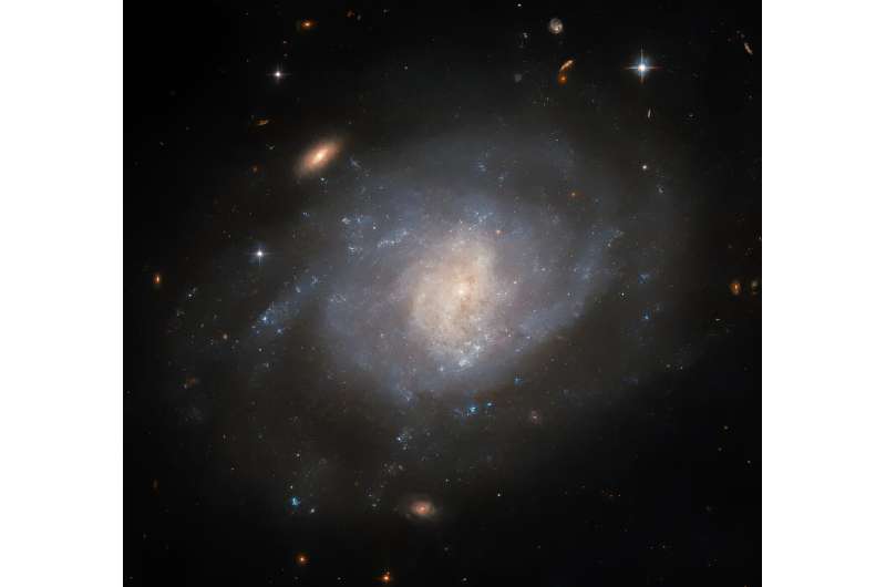 Hubble, patlayıcı bir geçmişe sahip sarmal galaksi NGC 941'i görüntüledi - Dünyadan Güncel Teknoloji Haberleri