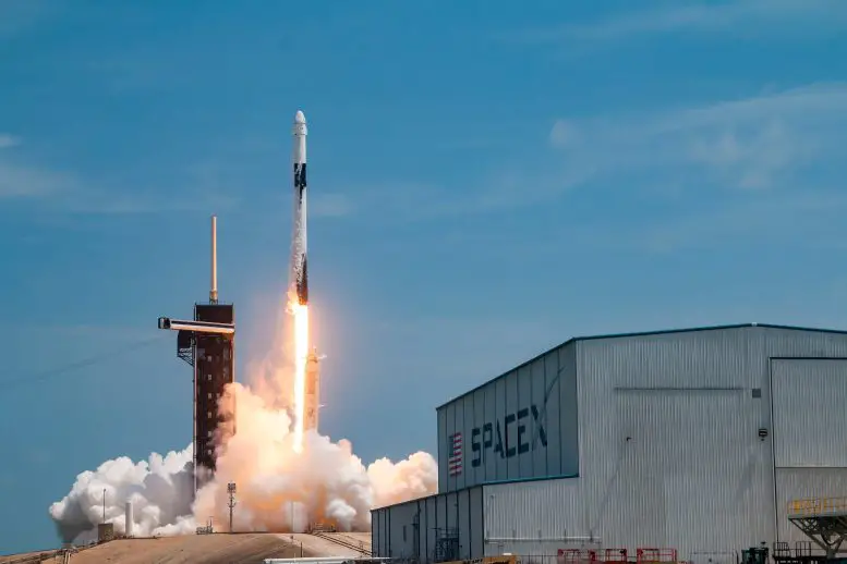 NASA'nın SpaceX'in Kennedy Uzay Merkezinden Fırlatılmasında Açık Gökyüzü Bekleniyor - Dünyadan Güncel Teknoloji Haberleri