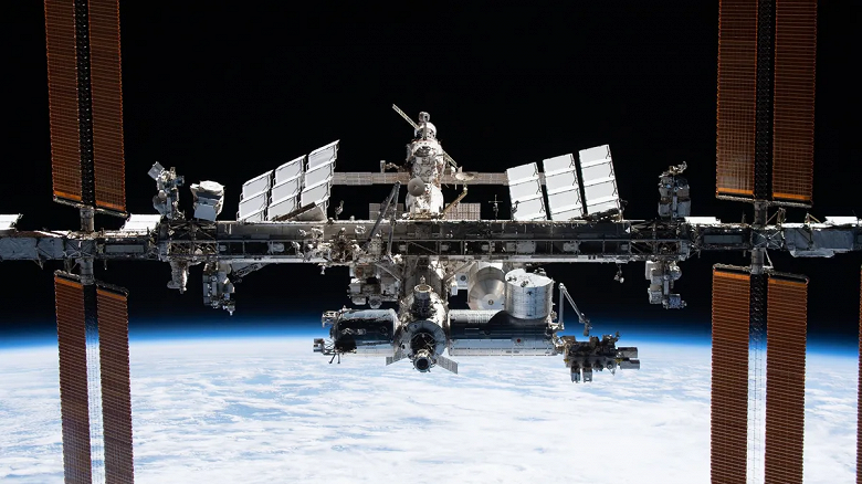 Rus uzay aracı ISS'yi uzay enkazıyla çarpışmadan uzaklaştırdı - Dünyadan Güncel Teknoloji Haberleri