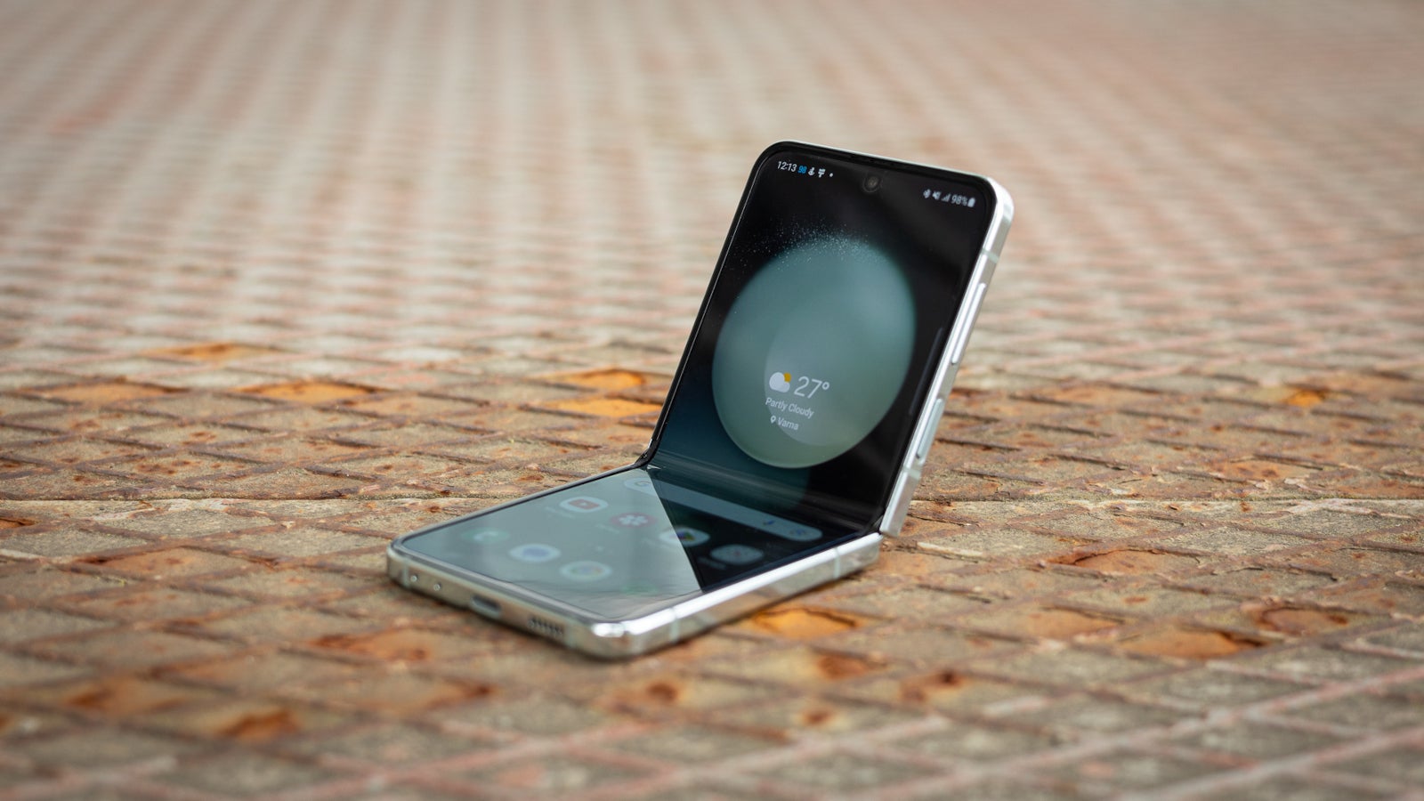 Samsung Galaxy Z Flip 5 Android 14 güncellemesi ABD'ye geldi - Dünyadan Güncel Teknoloji Haberleri