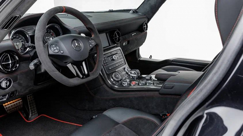 Nadir bir Mercedes-Benz SLS AMG satışa sunuldu.  Teklifler yarım milyon doların üzerine çıktı