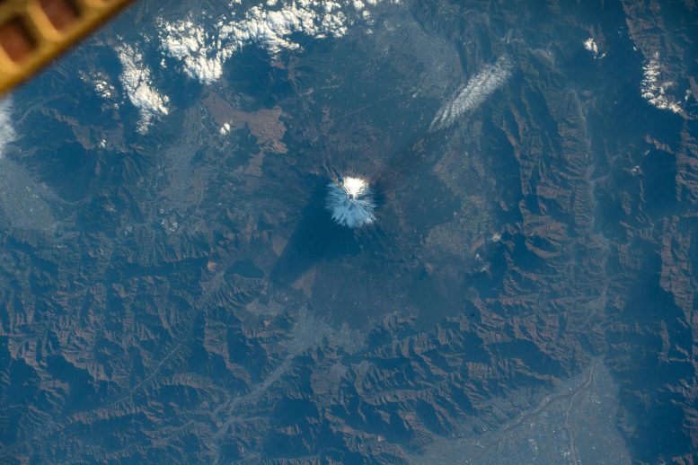 ISS'den Karla Kaplı Fuji Dağı