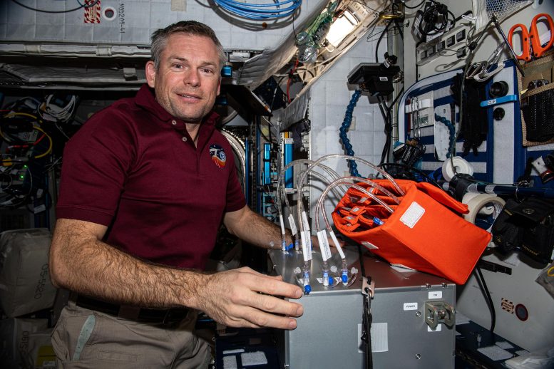 Astronot Andreas Mogensen Aquamembrane-3 Teknoloji Gösterisinde Çalışıyor