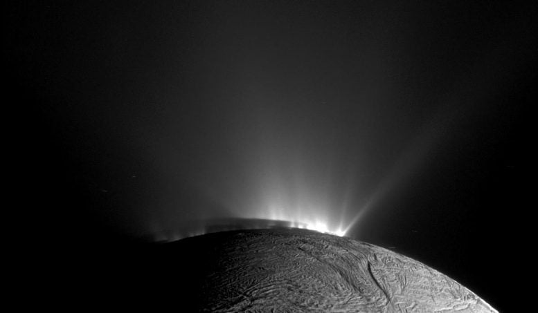 Cassini Enceladus Gayzer Havzası