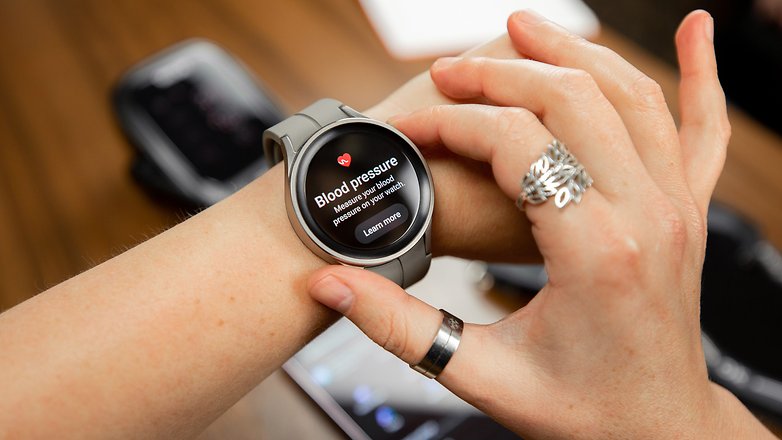 Galaxy Watch 5 Pro'da kan basıncını ölçme