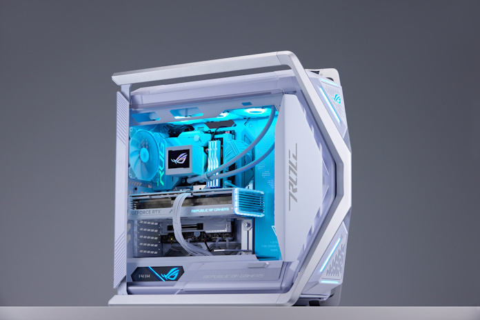 ASUS anakart ve AIO soğutuculu ASUS Frozen Throne özel bilgisayar yapısı