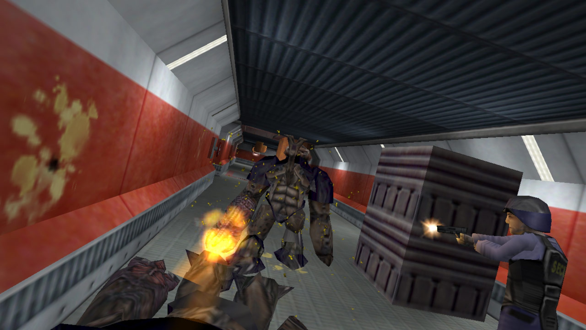Half-Life retrospektif: Valve FPS oyunu Half-Life'da uzaylı düşmanlara ateş eden muhafızlar