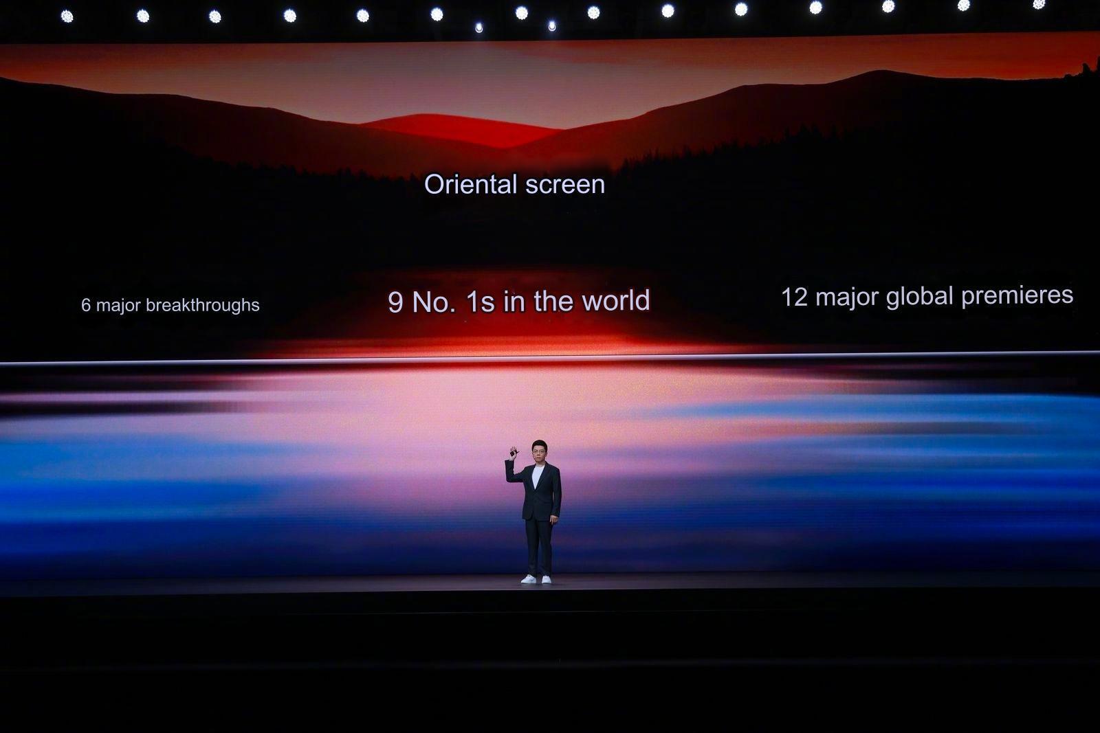 OnePlus 12, en az altı büyük buluş olduğunu iddia ediyor - OnePlus 12 ve onun 4.500 nit'lik fahiş zirve parlaklığı açıklandı