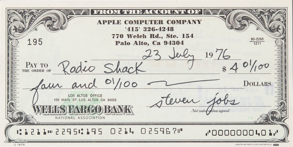 Merhum Steve Jobs tarafından imzalanan 1976 tarihli bu çek açık artırmada 46.043 dolara satıldı - iPhone'un duyurulmasından 11.128 gün önce Steve Jobs tarafından imzalanan çek açık artırmada satıldı