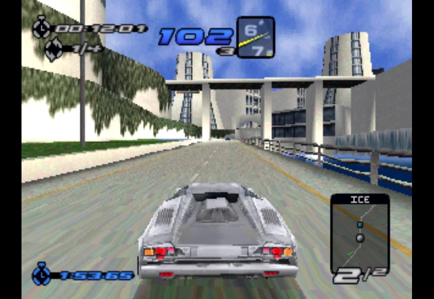 NFS III: Hot Pursuit, polis arabası kovalamacalarını da karışıma ekleyerek oyunu daha da ilginç hale getiriyor.