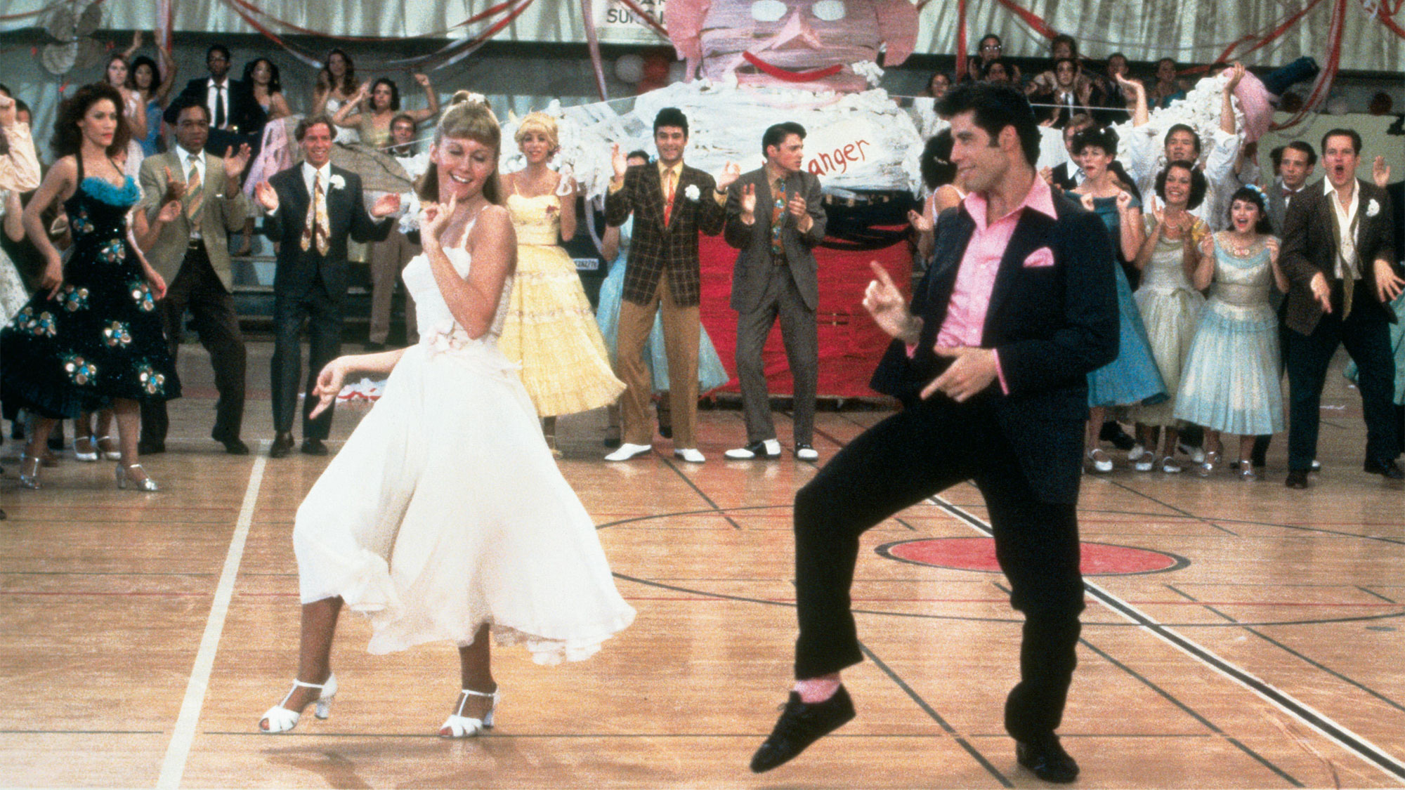 Olivia Newton John ve John Travolta Grease'de dans ediyor