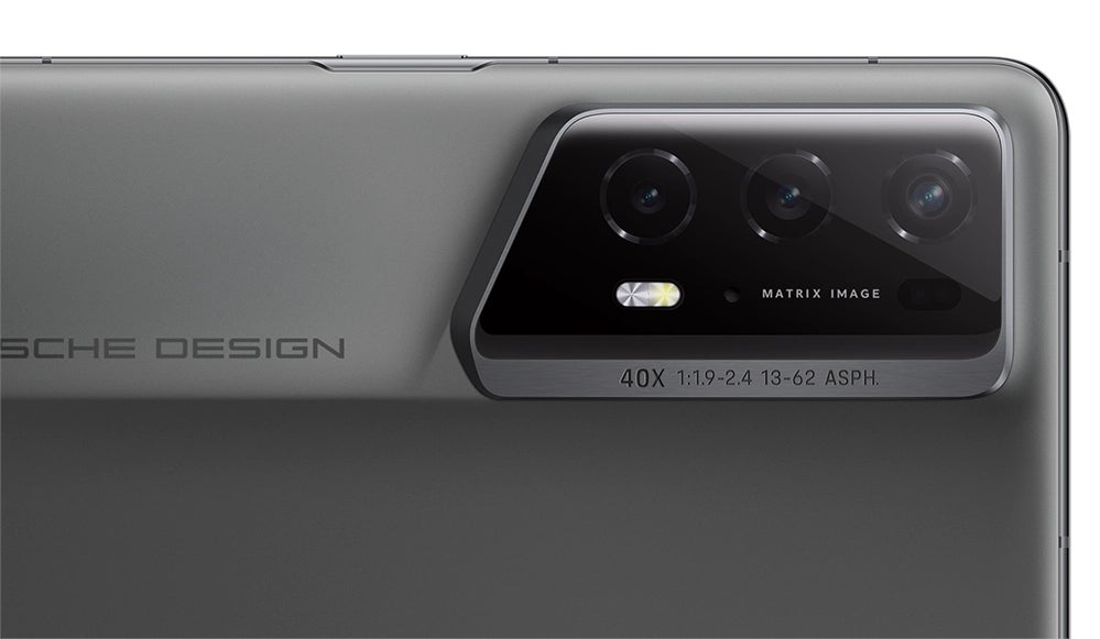 Honor'un pahalı Magic V2 RSR Porsche Design katlanabilir telefonu resmileşti