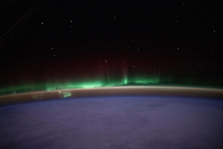 Uzay İstasyonundan Gece Gökyüzünde Aurora