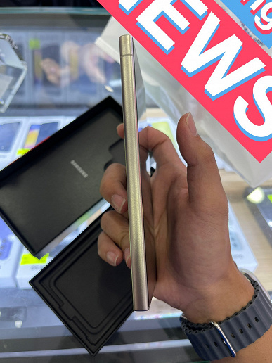 Titanyum çerçeveli Samsung Galaxy S24 Ultra yeni canlı fotoğraflarda poz veriyor