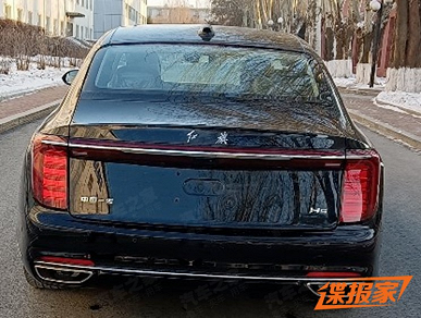 Bu Hongqi H9 2024. En yeni premium sedan canlı olarak gösterildi