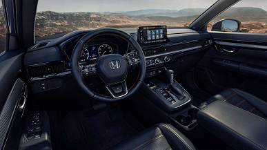 Altıncı nesil Honda CR-V crossover'ın yeni bir versiyonu Rusya'da satışa sunuldu.  Bu nedenle minimum fiyat 2 milyon ruble azaldı
