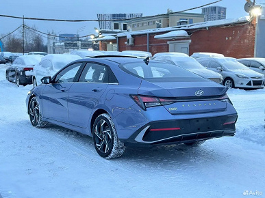 Hyundai Elantra 2024 Rusya'da satışa çıktı.115 beygir gücünde motora ve CVT'ye sahip bir arabanın fiyatı sadece 2,1 milyon ruble, ancak ayrı bir elden çıkarma ücreti ödemeniz gerekecek