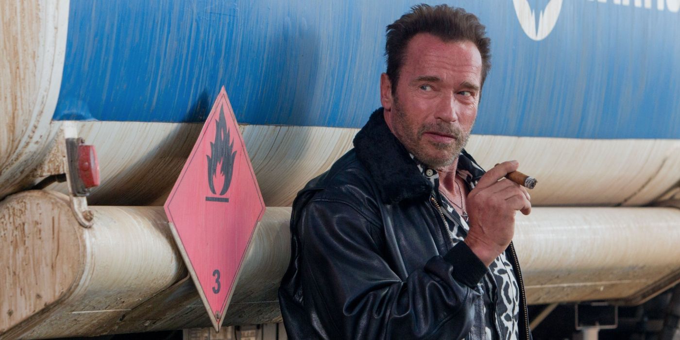 Arnold Schwarzenegger, Cehennem Melekleri 3'te puro içen Trench rolünde.