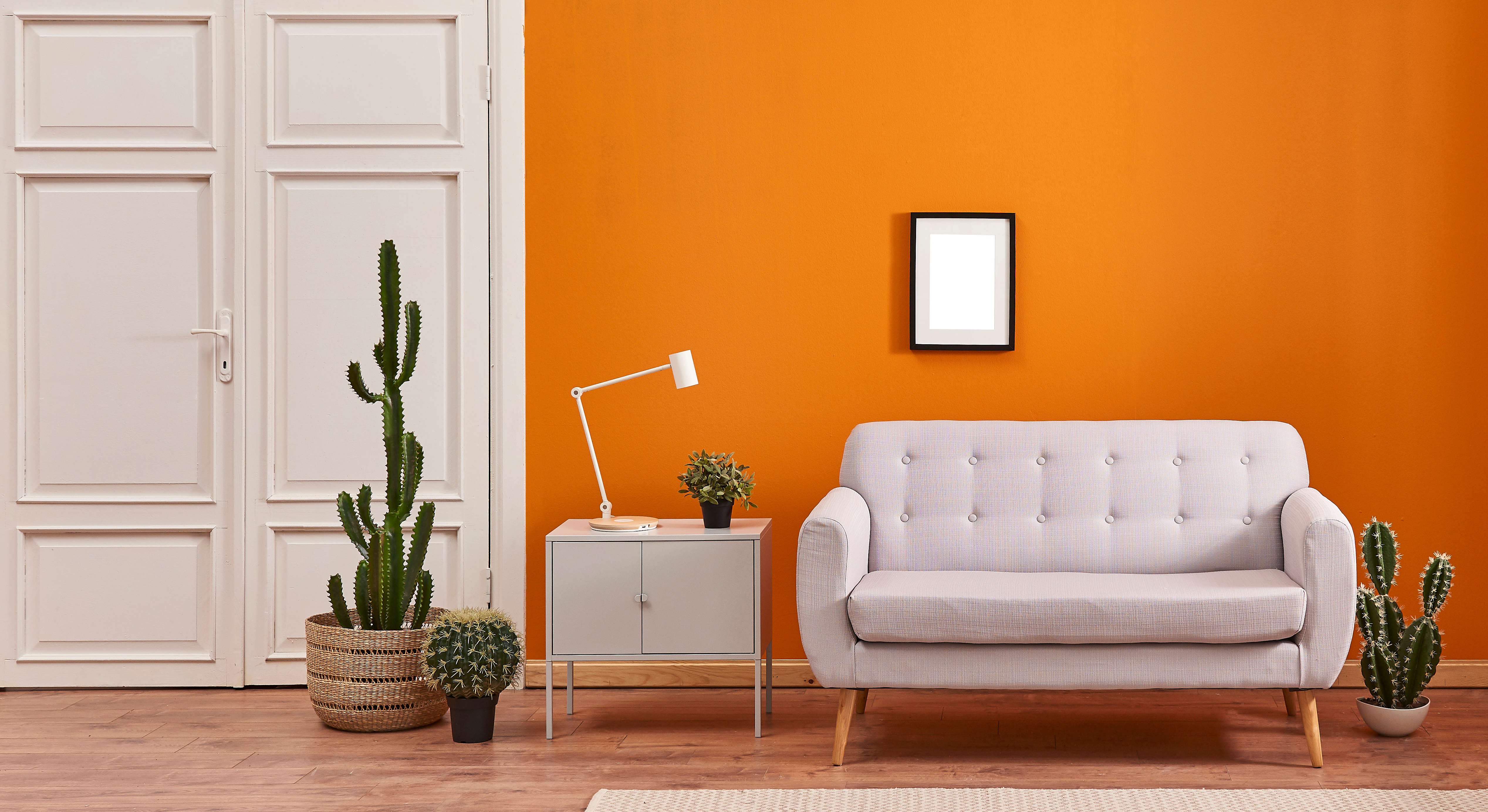 Parlak turuncu boya geçirmez orag ile boyanmış oturma odası ayarı