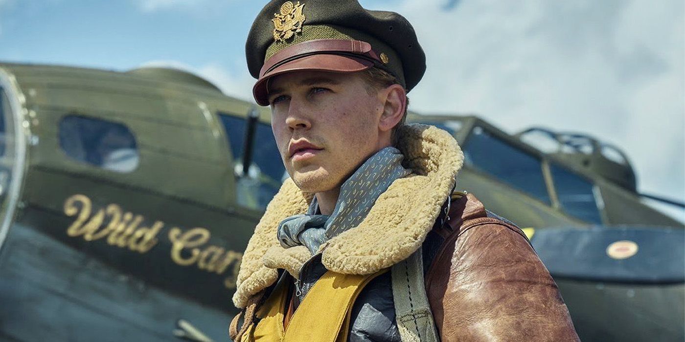 Austin Butler, Masters of the Air'de bir uçağın önünde duran Binbaşı Gale Buck Cleven rolünde