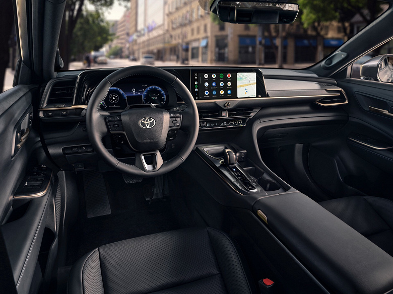 Toyota GR Crown, serideki en güçlü elektrik santralini, geliştirilmiş frenleri ve süspansiyonu alacak