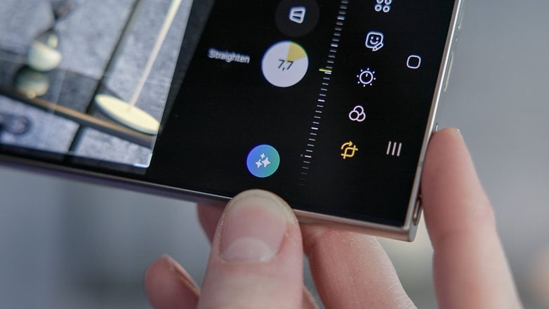 Samsung Galaxy S24 Ultra'daki yeni Galaxy AI düğmesi