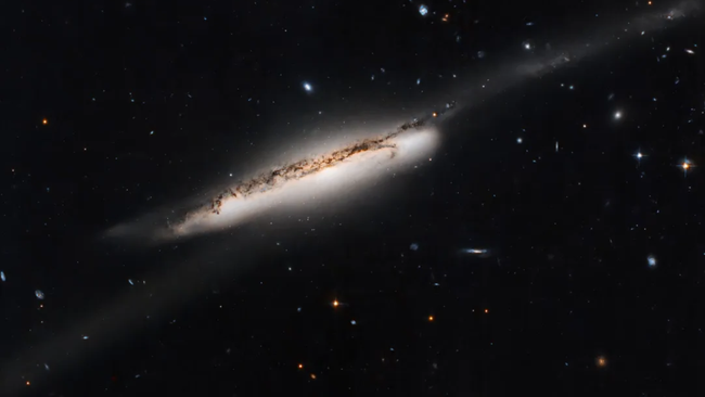 Hubble galaksi çarpışmasını yakaladı - Samanyolu ve Andromeda'yı bekleyen bir senaryo