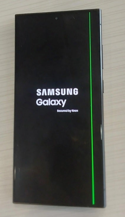 Dikey yeşil çizgi kusurlu Galaxy S24 Ultra - Tüketiciler ön sipariş indirimlerini kaybettiği için Samsung, kusurlu Galaxy S24 Ultra birimlerini değiştirmeyi reddediyor
