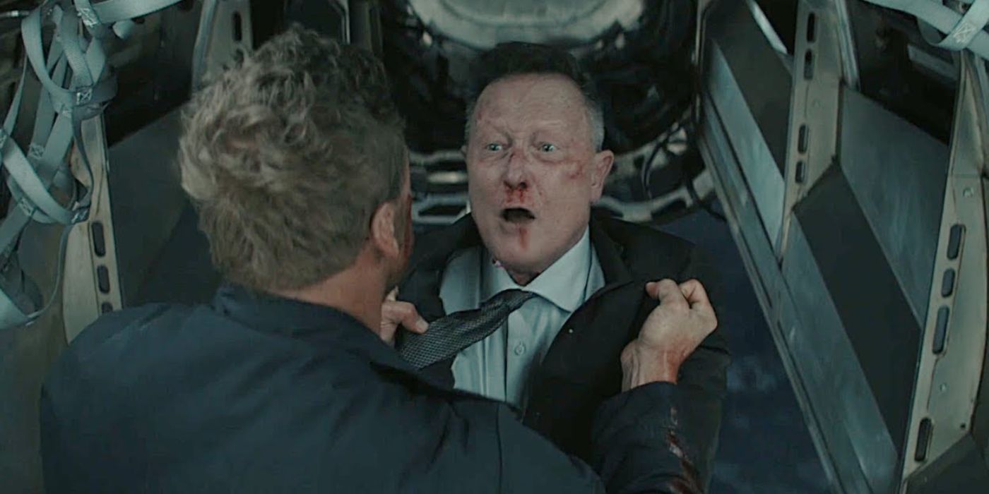 Reacher, Reacher'ın 2. sezonunda Langston'ı helikopterden atıyor