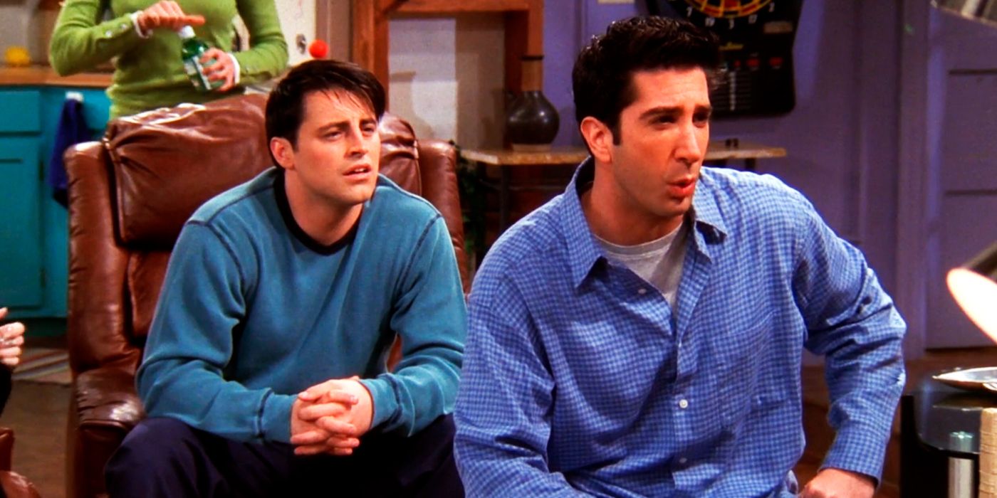 Ross rolünde David Schwimmer ve Friends'te TV izleyen Joey rolünde Matt LeBlanc 