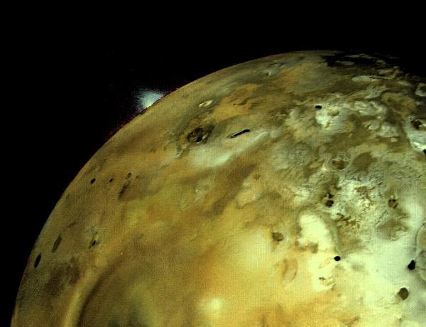 Io Voyager 1'de Volkanik Patlama