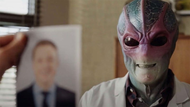 Alan Tudyk, Resident Alien'da Harry Vanderspeigle rolünde.