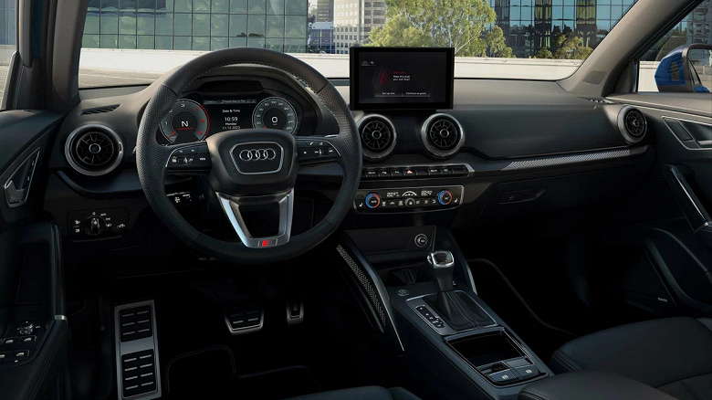 Güncellenen Audi Q2 sunuldu.  Bu premium crossover'ın maliyeti temel Volkswagen Golf ile aynı