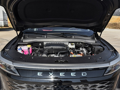 394 hp, dört tekerlekten çekiş, bir depo benzinle yaklaşık 1000 km.  En güçlü ve ekonomik Exeed RX Çin'de piyasaya sürülmeye hazır