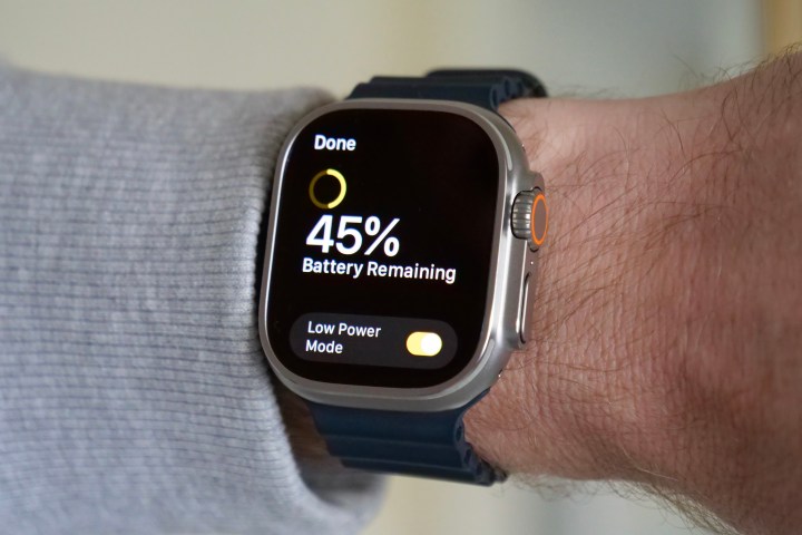 Apple Watch Ultra'da Düşük Güç Modu.