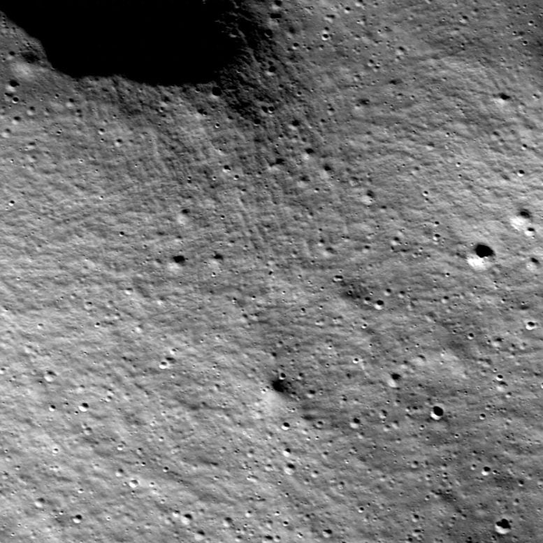 LRO, Odysseus'un Ay'daki İniş Yerini Görüntüledi