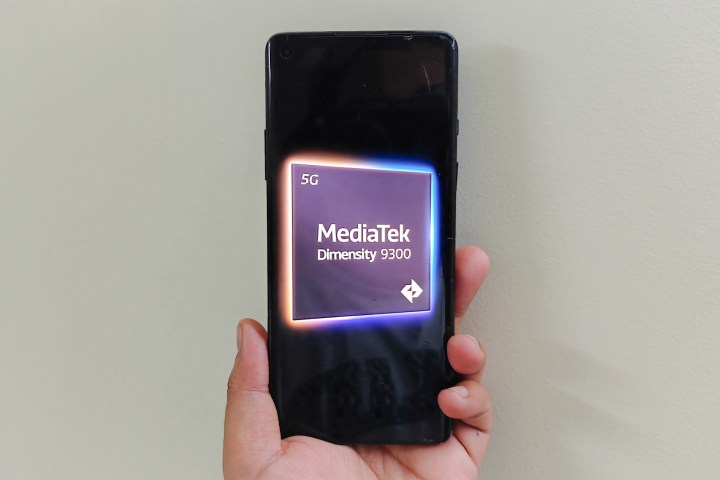 Android telefonun içindeki MediaTek Dimensity 9300 SoC.
