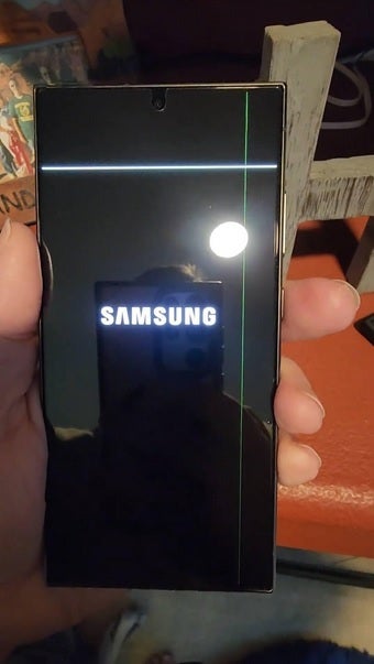 Ekran kusurlu Samsung Galaxy S24 Ultra - Tüketiciler ön sipariş indirimlerini kaybettiği için Samsung, kusurlu Galaxy S24 Ultra birimlerini değiştirmeyi reddediyor