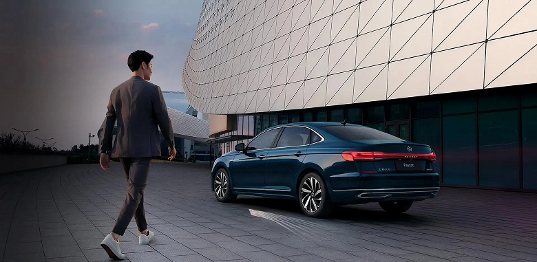 Volkswagen Passat 2024, 100 km'de 7 litreden az yakıt tüketiyor ve 100 km/saat hıza 7,4 saniyede çıkıyor