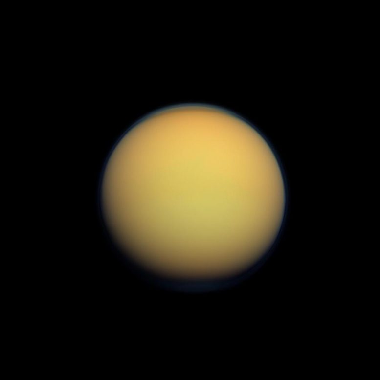 Titan Satürn'ün En Büyük Uydusu
