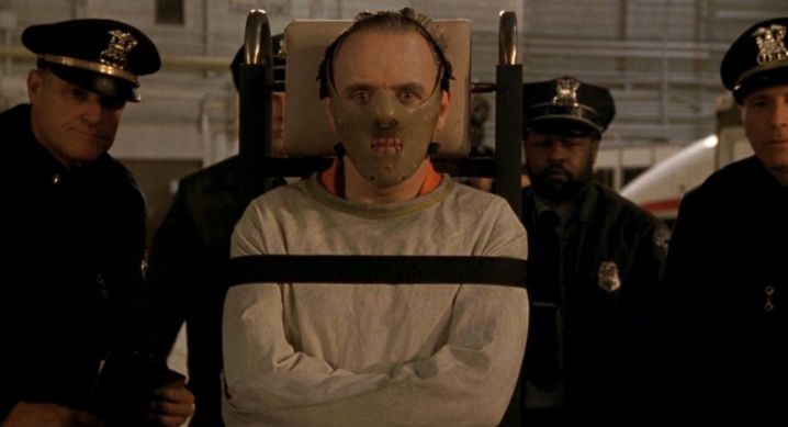 Hannibal Lecter Kuzuların Sessizliği'ndeki ikonik maskesiyle