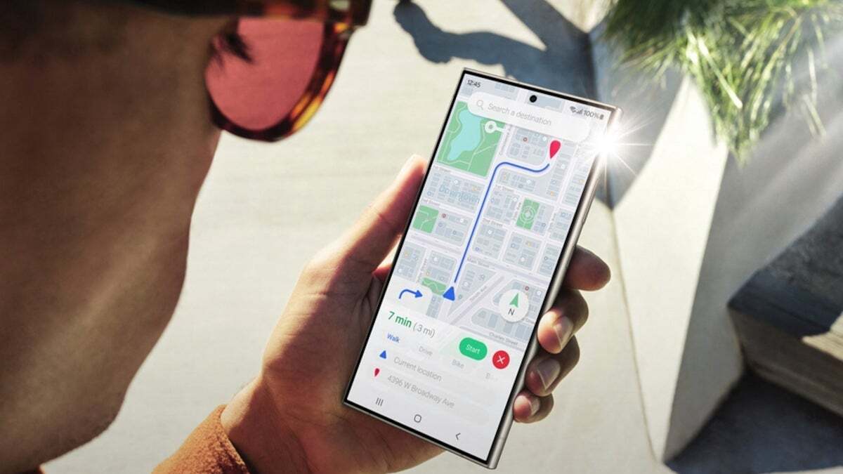 Apple, Honor ve Samsung'un 2024'teki ekran devrimine öncülük etmesini kenardan izliyor
