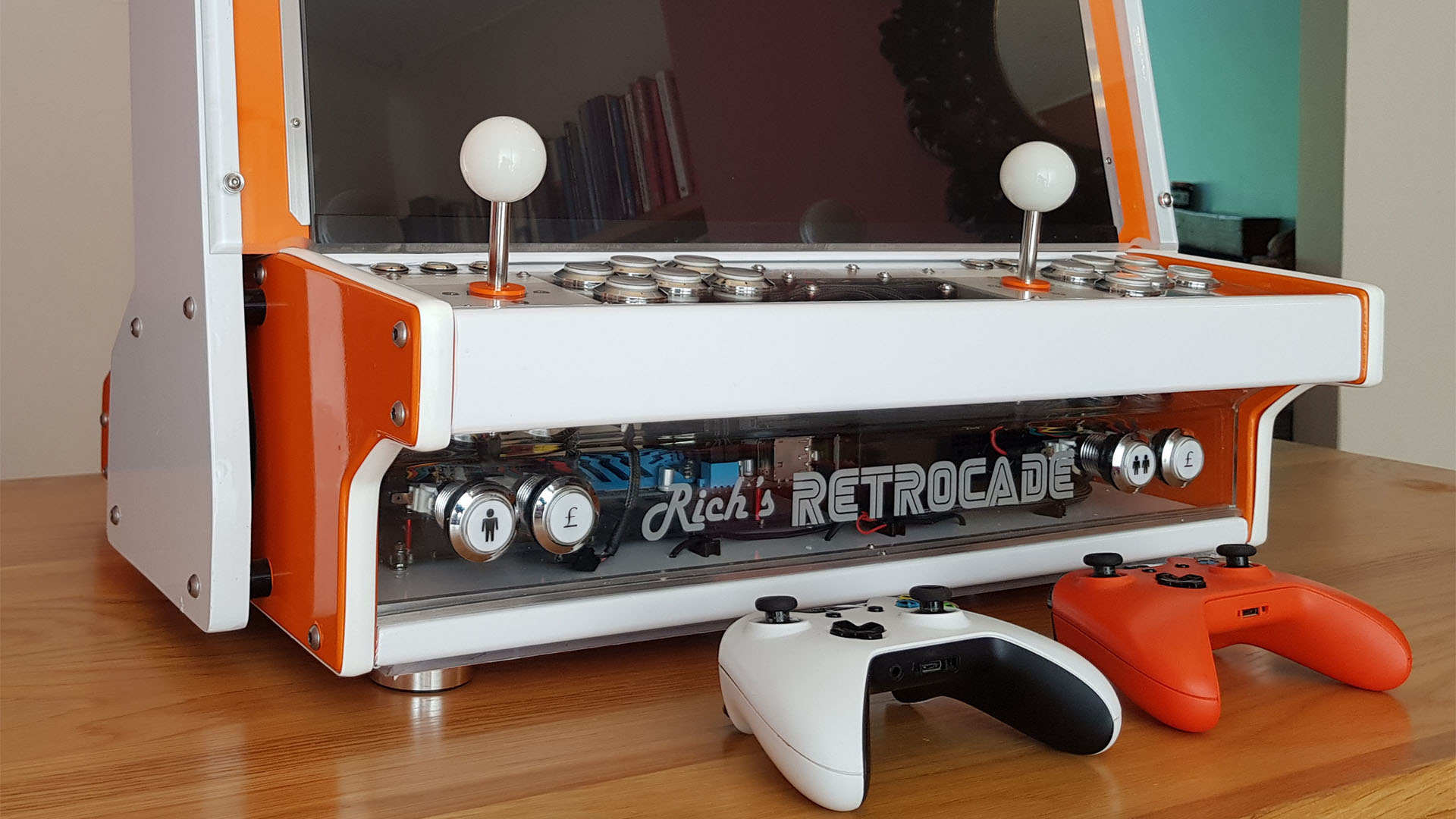 Retro arcade oyun özel PC yapısı: Retrocade düğmeleri ve denetleyicileri