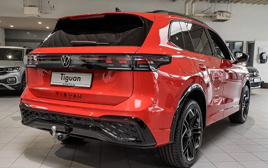 Yepyeni üçüncü nesil Volkswagen Tiguan Rusya'da şimdiden sipariş edilebilir.  Neredeyse tüm otomobiller dört tekerlekten çekişli R-Line ile donatılmıştır