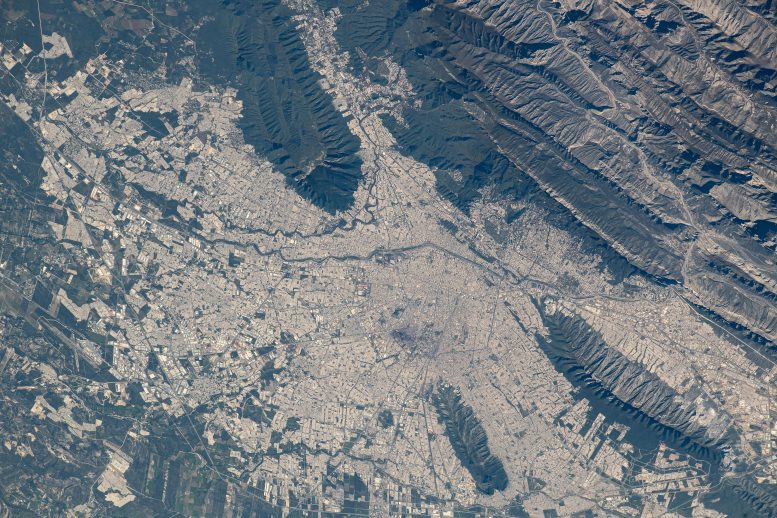 Uzaydan Monterrey, Meksika