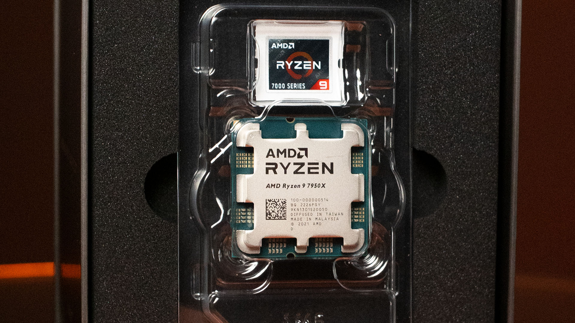 AMD Ryzen 9 7950X incelemesi: CPU kutuya takılı
