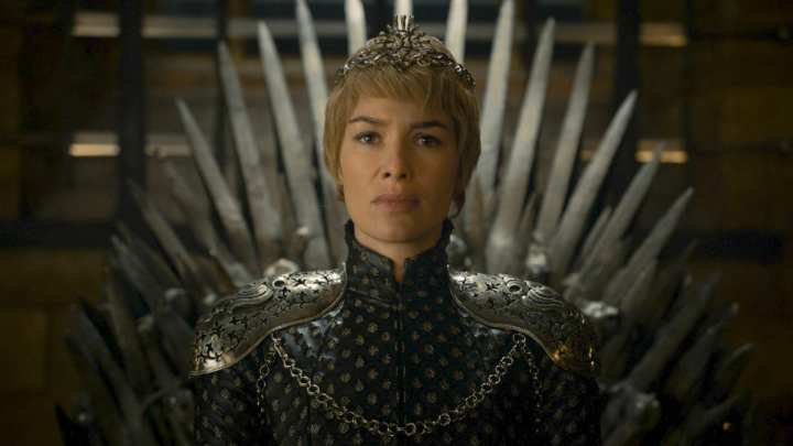 Lena Headey, Game of Thrones'ta Demir Taht'ta oturan Cersei Lannister rolünde.