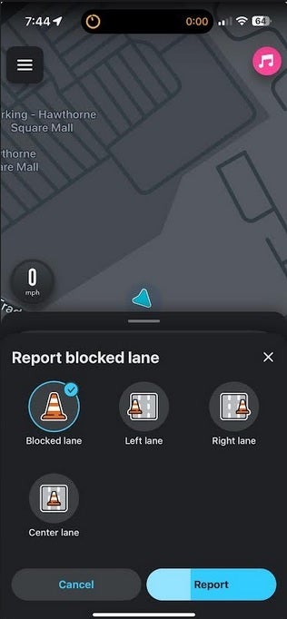 Engellenen şerit seçeneği, yolda kalmış bir aracı da içeriyor - Kullanıcılar için uygulamasını basitleştiren Waze, kitle kaynaklı bir raporlama seçeneğini ortadan kaldırıyor