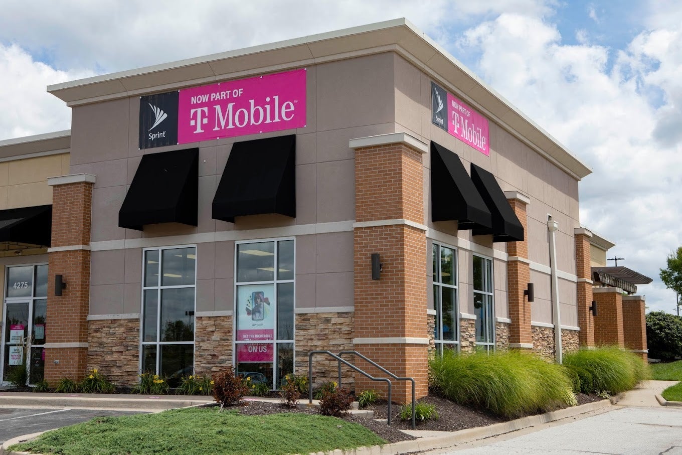 Wireless Vision'a ait T-Mobile yetkili perakende satış noktası - T-Mobile, tazminatta ciddi değişiklikler yaparak bayileri kızdırıyor