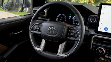 15 yıl aradan sonra gerçek anlamda yeni olan ilk şey.  2025 Toyota 4Runner, bu sefer 4.0 litrelik V6 motor olmadan ancak 8 vitesli otomatik şanzımanla tanıtıldı